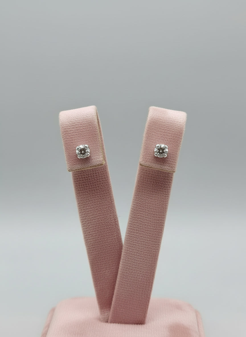 natural diamonds in 14k solid white gold
